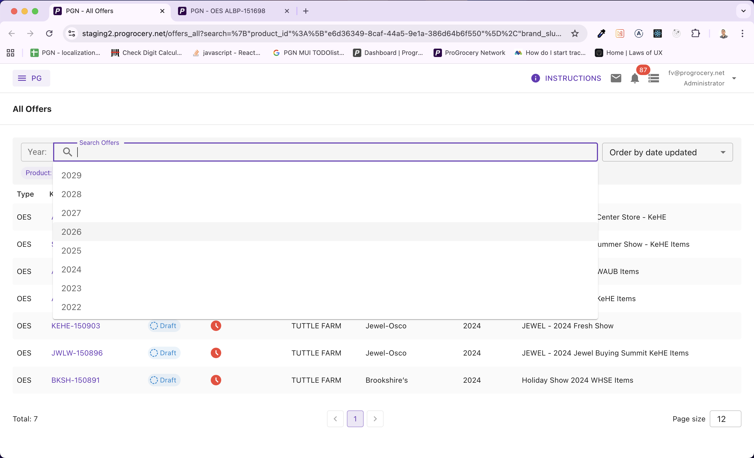Možnosti sa načítavajú na požiadanie počas písania, s debounce queries pre lepší výkon.